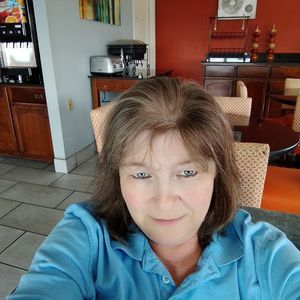 Meet your Posher, Carla